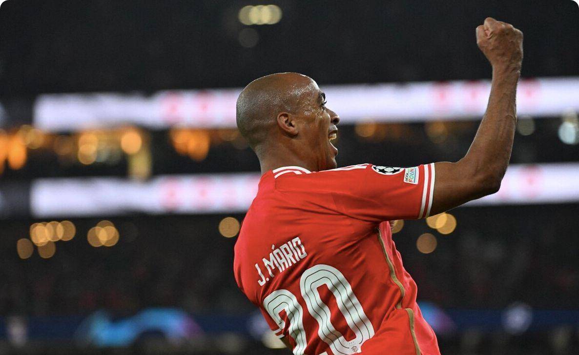 清晨法兰克福队长鼓劲：全明星赛节点到来，悬念犹存，轮换策略成焦点 