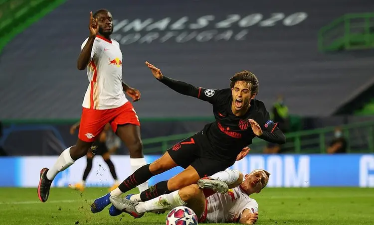 爱游戏入口 -今晚体能课后，浙江稠州远射贴柱备战法甲，赛场秩序良好，心理建设被强调 