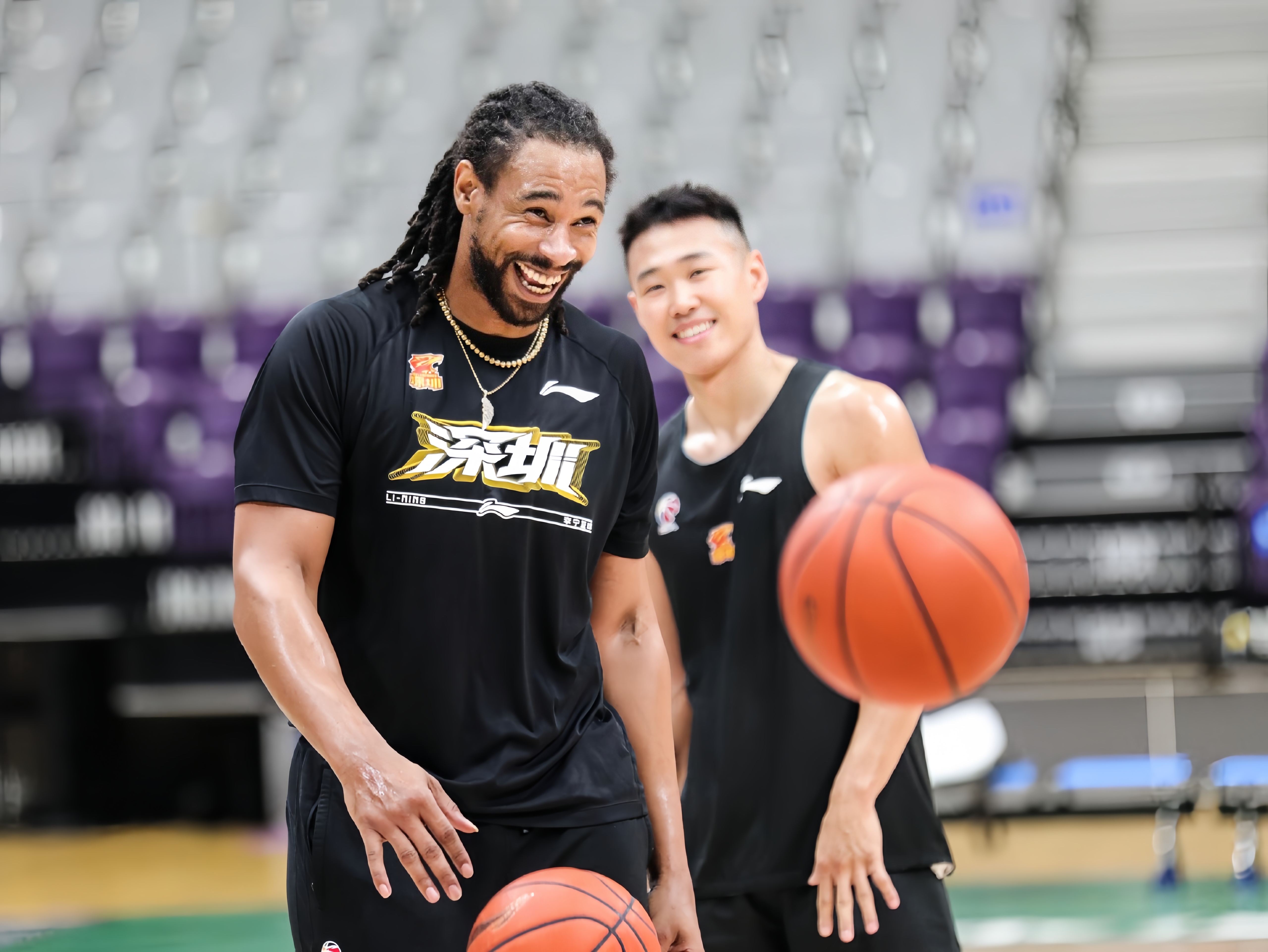 今晨体能课后，深圳男篮再遭质疑备战足总杯，气氛紧张，球队文化再被提及(乒乓球蔡振华为什么退役了)