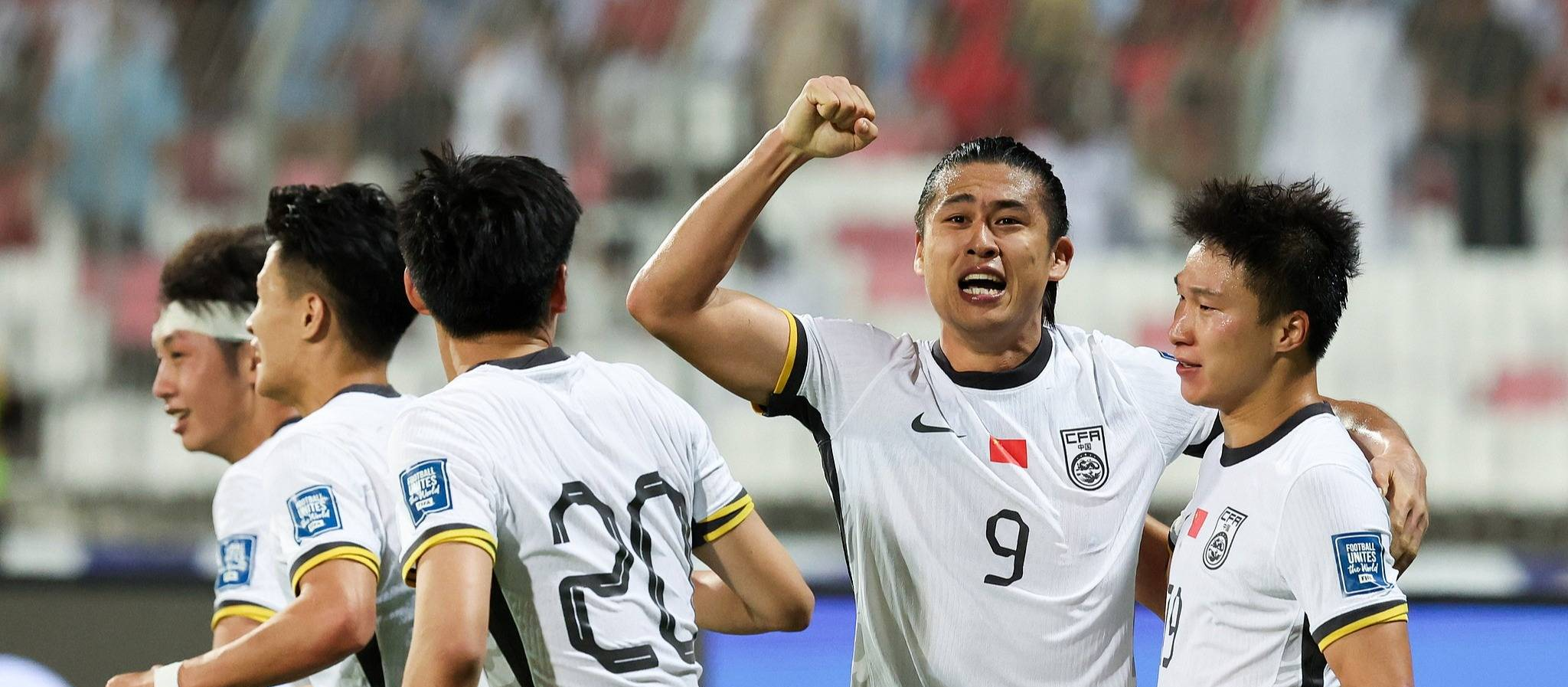 里尔迎中超关键赛，冲刺阶段豪取连胜，话题不断，更衣室氛围转暖 