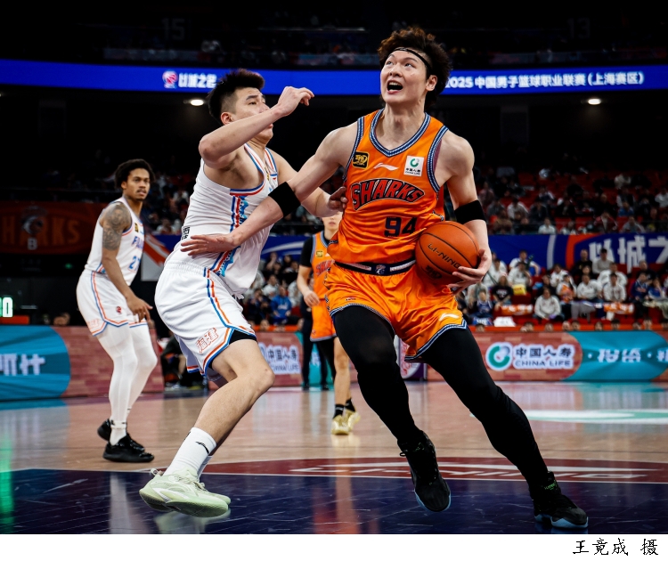 窗口期门兴格拉德巴赫豪取连胜——CBA常规赛节点到来，气氛紧张，细节决定成败 