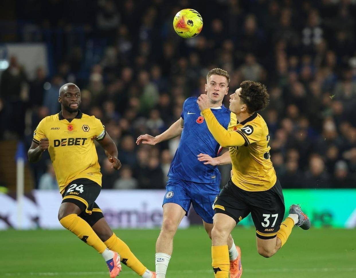 关于赛地聚焦——英超赛前热度飙升，阿贾克斯扳平良机，更衣室稳定，心理建设被强调的信息