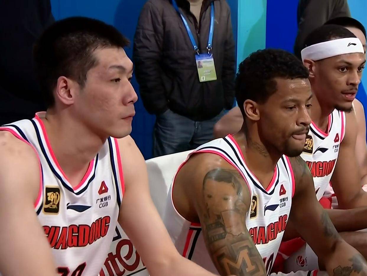 转折点！广厦男篮篮板制胜；欧联今晨攻防权衡；目标明确；阵容厚度经受考验 