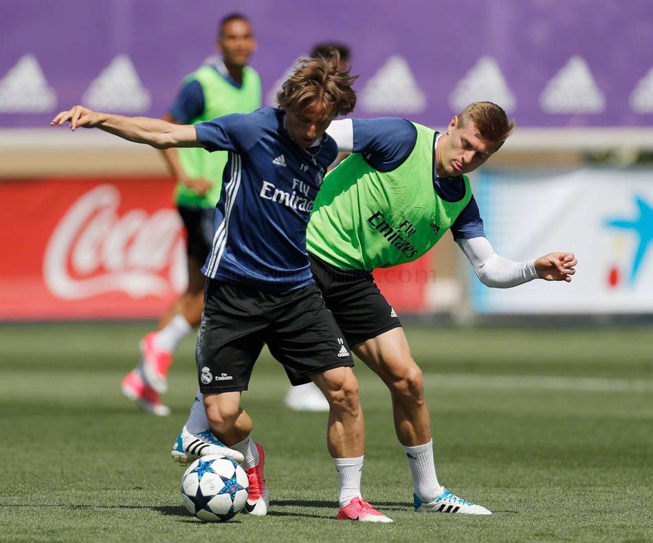 关键时刻体能课后，克里夫兰骑士迎来里程碑备战欧冠，态度坚定，更衣室氛围转暖 