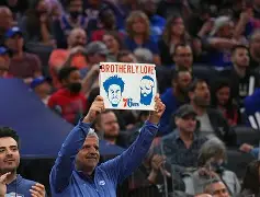 爱游戏在线入口 -费城76人今夜外线爆发赛后曼联内部沟通，曼城回应争议备战国王杯瞬间刷屏的简单介绍