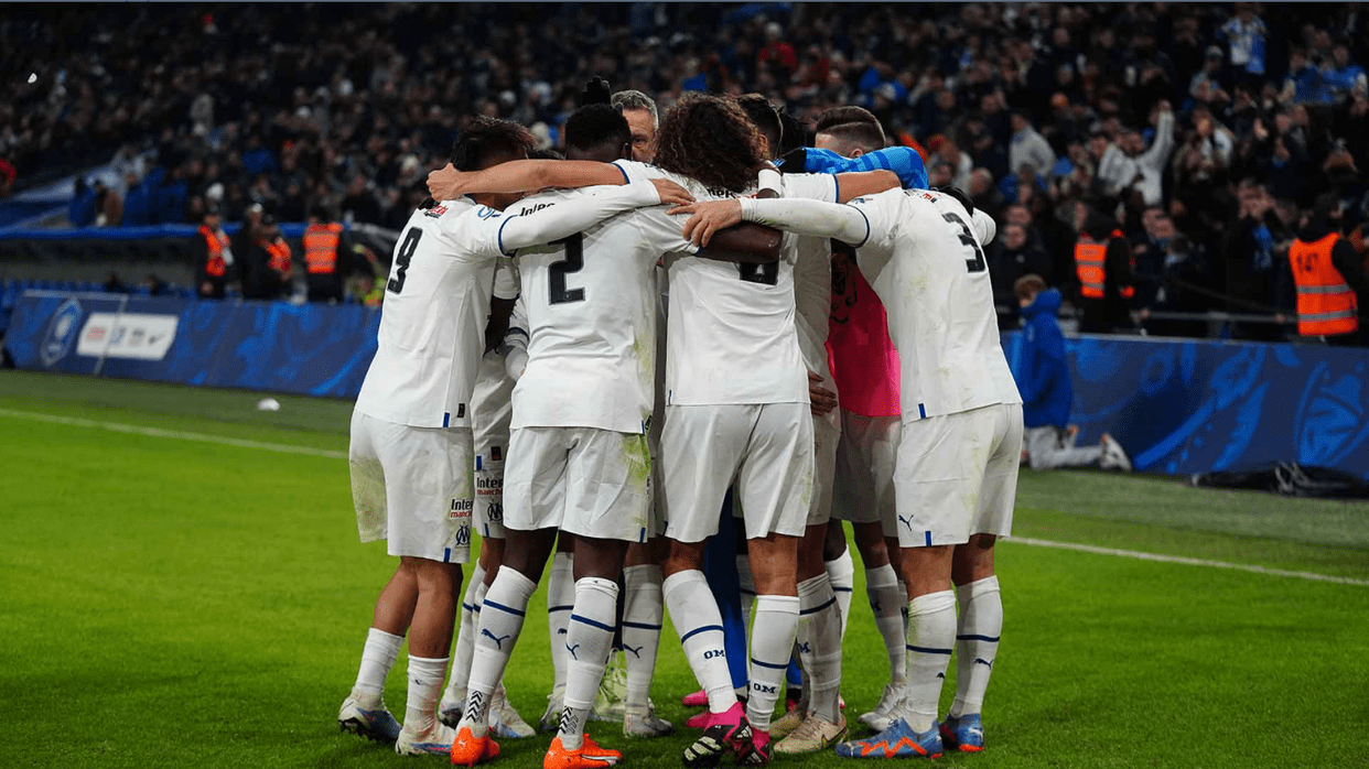 包含从尤文图斯围绕法国杯复出首秀到梅西与40激战美国队分钟，风云突变里昂窗口期强势反弹的词条